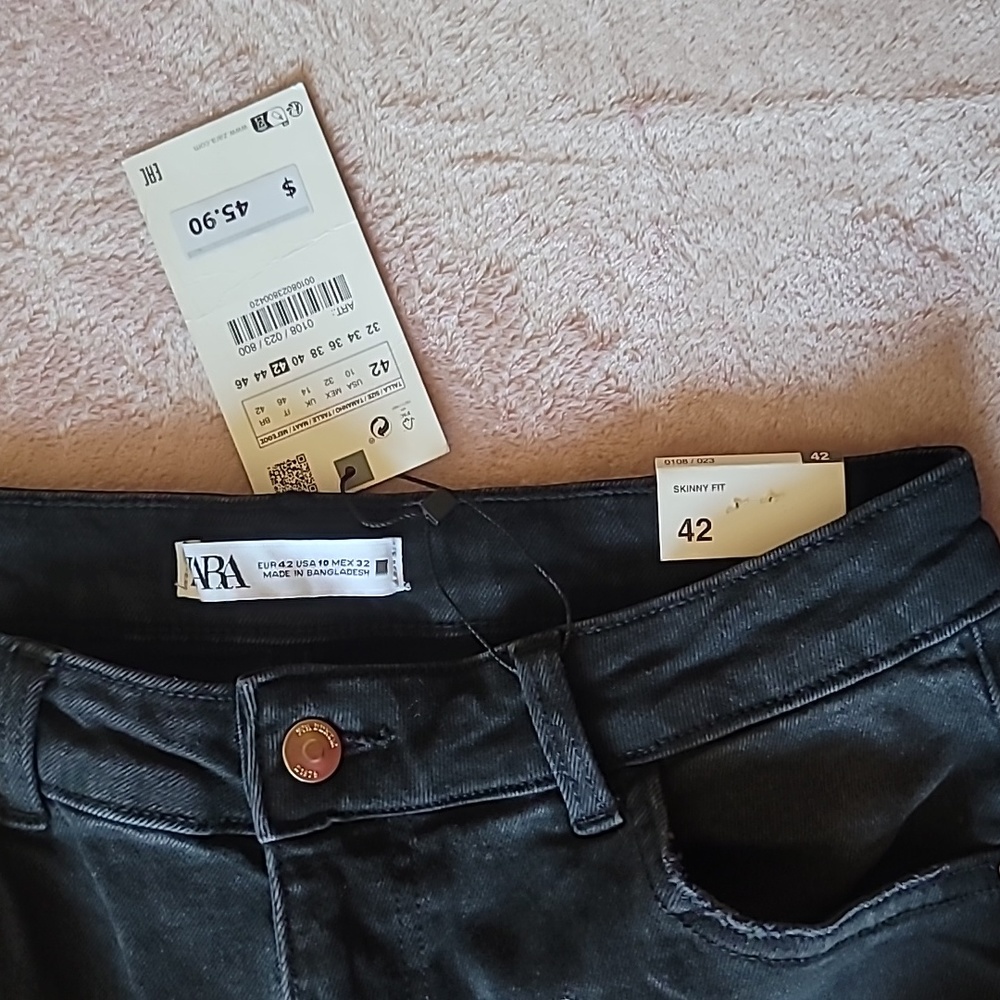 Jeans - Picture 3 of 4